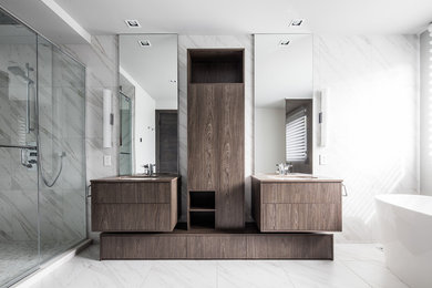 Bathroom - contemporary bathroom idea in Montreal