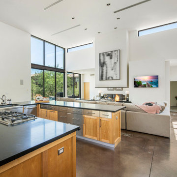 Dessert Hillside Retreat