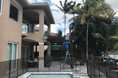Inspiration for a modern home design remodel in Miami
