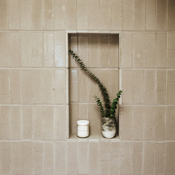 Zuhause Glazed Thin Brick Guest Bath