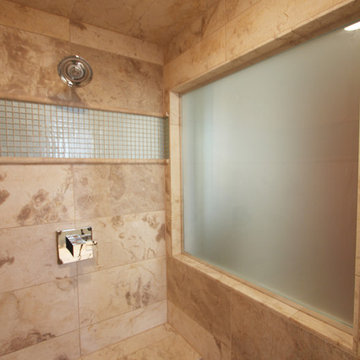 Frosted Fixed Window Allows Light to Come into Shower Room