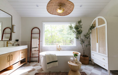 Step Inside a Light-Filled Bathroom With Modern Warmth