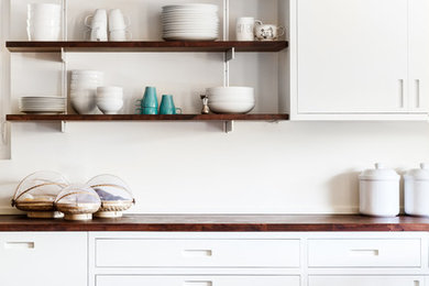 Transitional home design photo in Sacramento