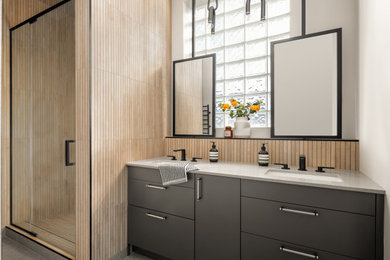 Inspiration for a modern bathroom remodel in Chicago