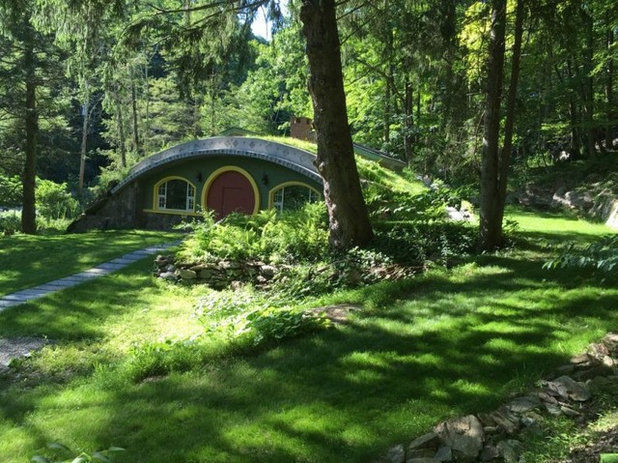 A Lord of the Rings Fan Made His Dream Passive Hobbit House a Reality