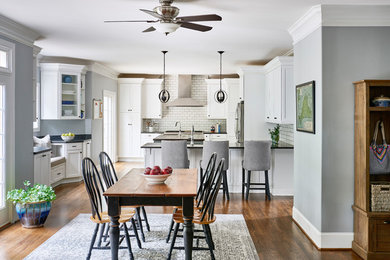 Kitchen - contemporary kitchen idea in Charlotte