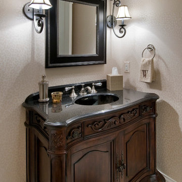 Charming Bathroom Designs: Wallpaper Remains a Classic!