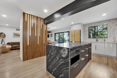 Minimalist kitchen photo in Chicago