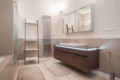 Inspiration for a transitional bathroom in Saint Petersburg.