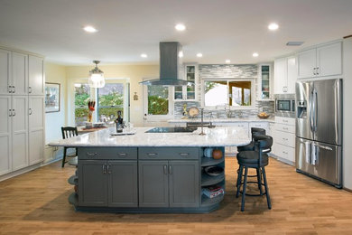 Example of a transitional kitchen design in Orange County