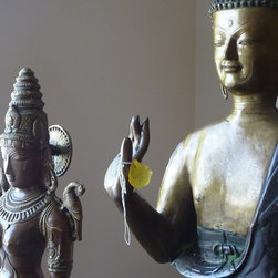 StoneHouse Artifacts - Treasures from Colonial India - Decorative Objects And Figurines