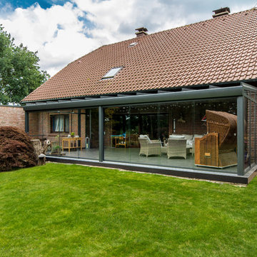 Ein über 40m² großes Terrassendach erweitert den Wohnraum