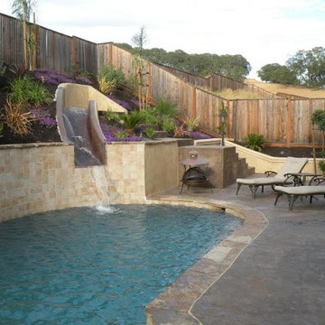 Custom Pools and Water Features