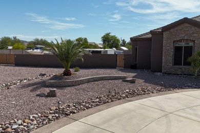 Inspiration for a traditional landscaping in Phoenix.