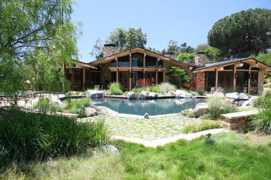 Photo of a contemporary landscaping in Orange County.