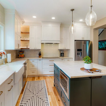 Briar Haven Drive - White and Teal Kitchen