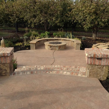 Lodi perimeter overflow pool