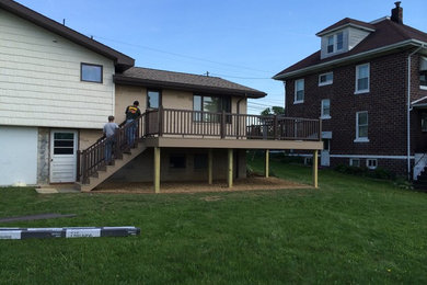 Example of a trendy deck design in Other
