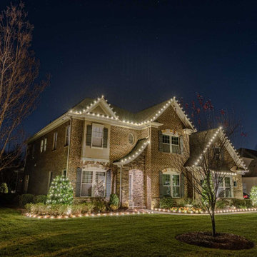 Christmas light installer