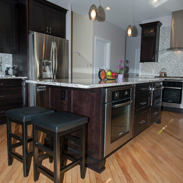 Dura Supreme Kitchen with a Contemporary Flair