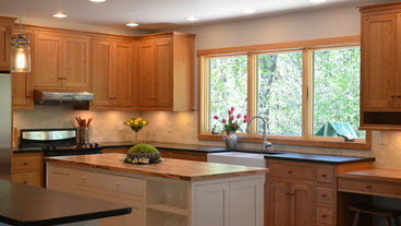 Country Kitchen Cabinets. Quickship Cabinets. Charlottesville, VA