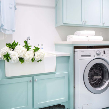 Charming Cottage: Laundry Room