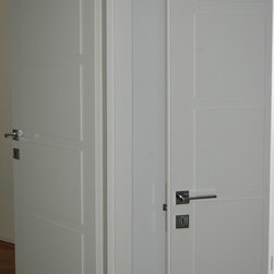 VILLA WITH FLUSH AND SOUNDPROOF DOORS - Interior Doors