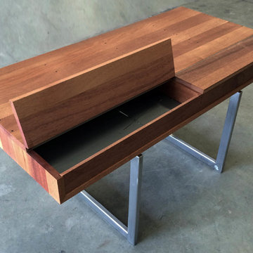 Modern and Mid-Century Style Desks