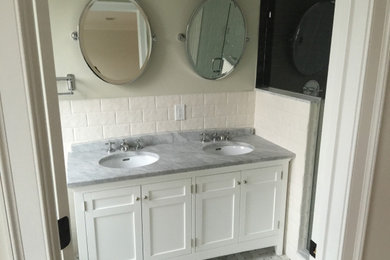 Minimalist bathroom photo in Miami