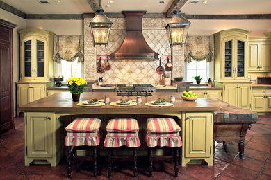 Elegant kitchen photo in Houston