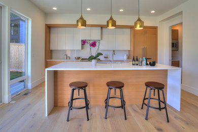 Inspiration for a contemporary kitchen remodel in Seattle