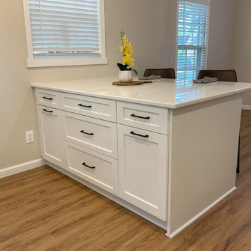 Showplace EVO Sterling Kitchen in Extra White