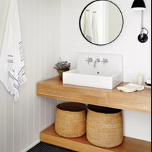 Middle Bathroom