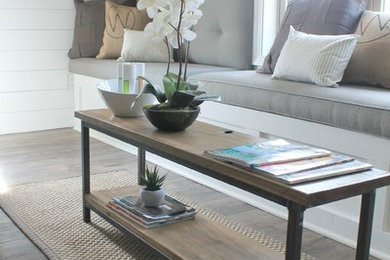 Living room - cottage living room idea in New York
