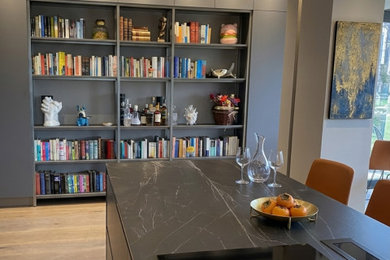 Esempio di una sala da pranzo minimal