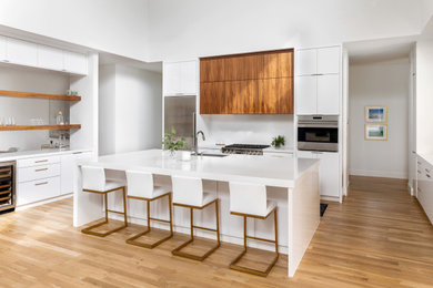 Inspiration for a contemporary kitchen in Dallas.