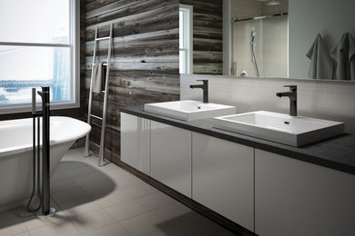 Design ideas for a modern bathroom in Montreal.