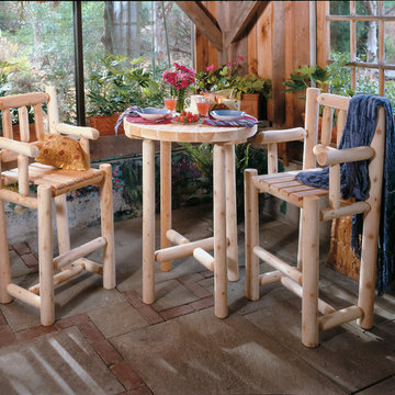 Table Mange-debout et Chaises Bistro - Petit Modèle par Cèdre & Rondins