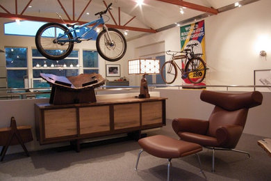 Example of an eclectic home office design in San Francisco