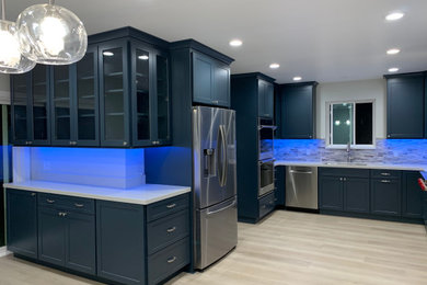 Home design - modern home design idea in Los Angeles