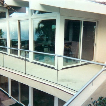 glass railings & windbreaks