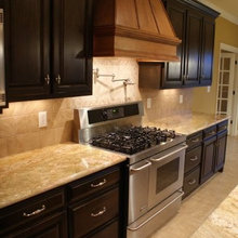 kitched contrast cabinets