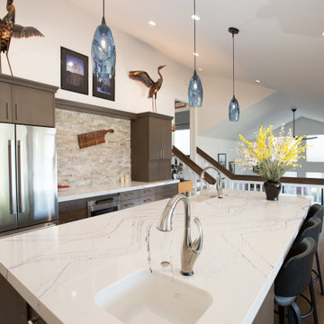 Elegant Carbon Gray; An Individual Kitchen