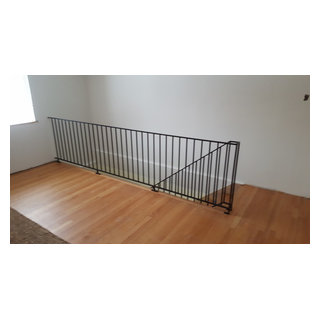 Chicago Iron Railing Minimalist / Modern wrought iron railing - Modern - Chicago - by Green ...