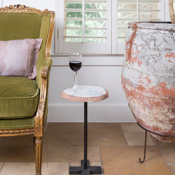 Agate Uno Drink Table