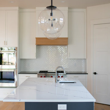 Warm Modern Style in Bend, Oregon