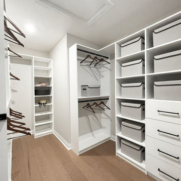Spacious Walk‑In Closet with Efficient Flow