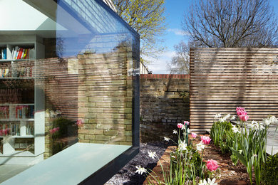 Inspiration for a small contemporary exterior in London.