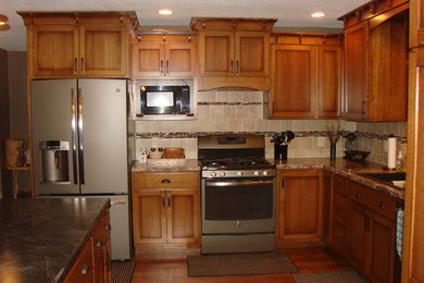 Example of a kitchen design in Cedar Rapids