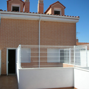 Edificio 4 apartamentos, 242,05 metros cuadrados.